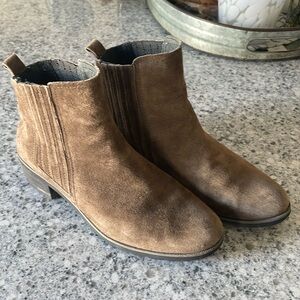 Reef Tan Suede Ankle Booties